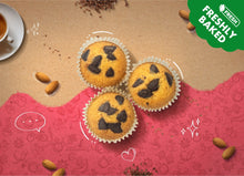 Load image into Gallery viewer, freshly baked chocolate chip cupcakes by Munchbox UAE
