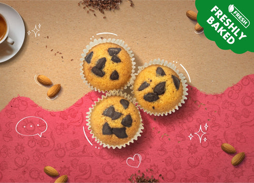 freshly baked chocolate chip cupcakes by Munchbox UAE